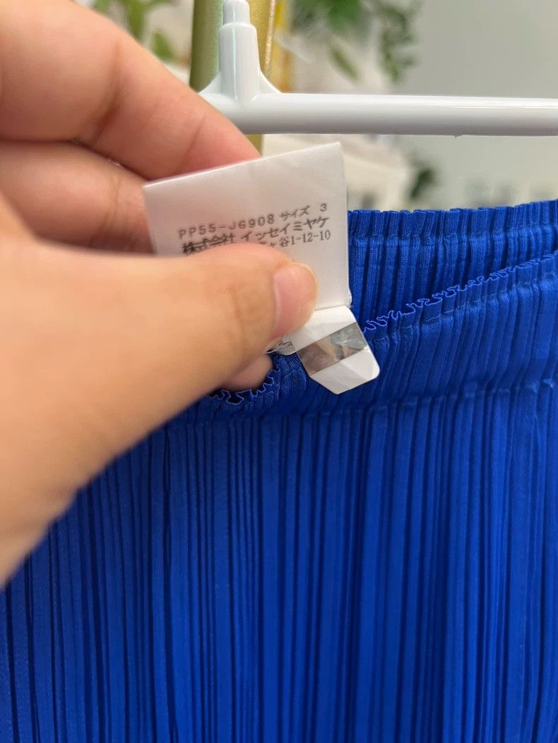 Issey Miyake Issey Miyake size:3 Colorful blue pleated skirt Size 31" - 3 Thumbnail