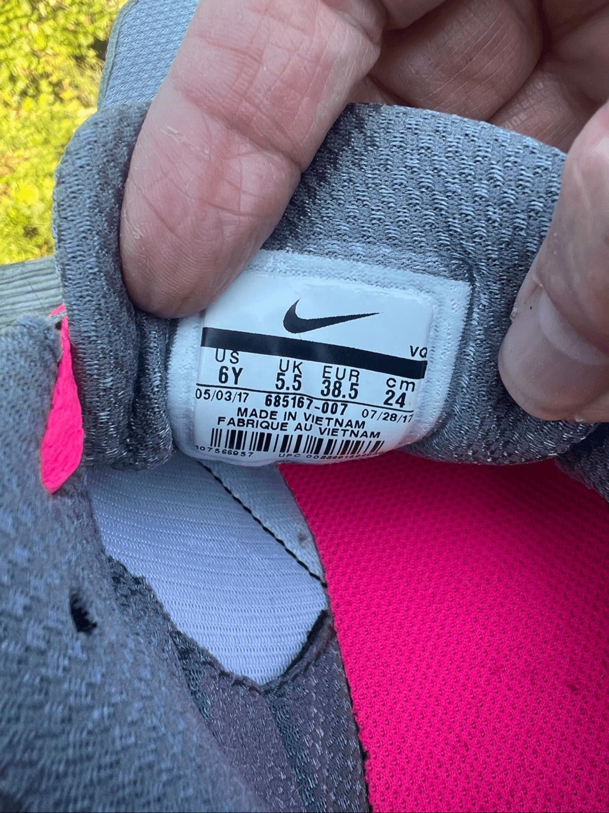 Nike Nike Girls Downshifter 6 Sz 6Y Pink/Black/Gray 685167-007 Size US 6 / IT 36 - 8 Thumbnail