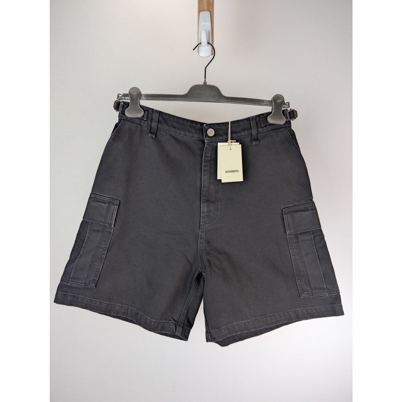 Vetements o1rshd1 Cargo Shorts in Black Size US 30 / EU 46 - 2 Thumbnail