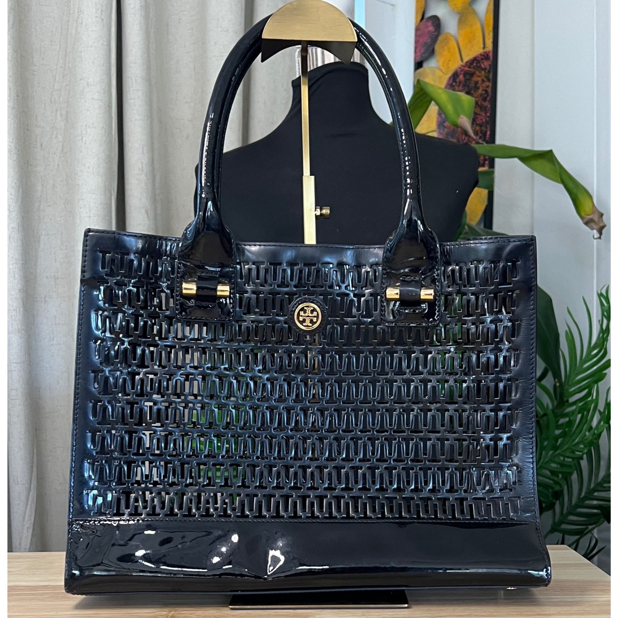 Tory Burch ✺✺ AUTHENTIC TORY BURCH Black Robinson Cut Out Tote ✺✺ Size ONE SIZE - 2 Thumbnail