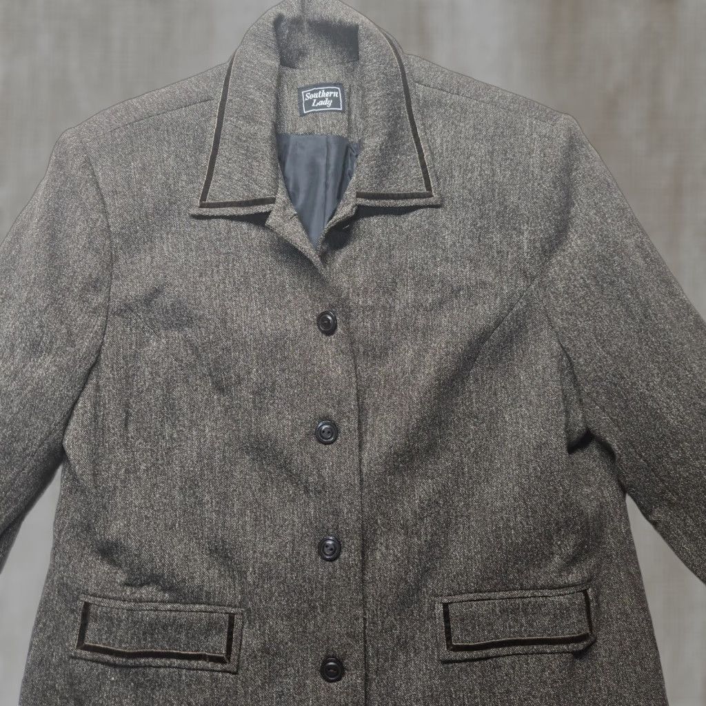 Vintage Southern Lady Blazer Jacket Women 14 Brown Button Up Front Faux Pockets Four-Button Peak Lapel Business Career Modern Blazer Womens 14 Brown Jacket Size XL / US 12-14 / IT 48-50 - 1 Thumbnail
