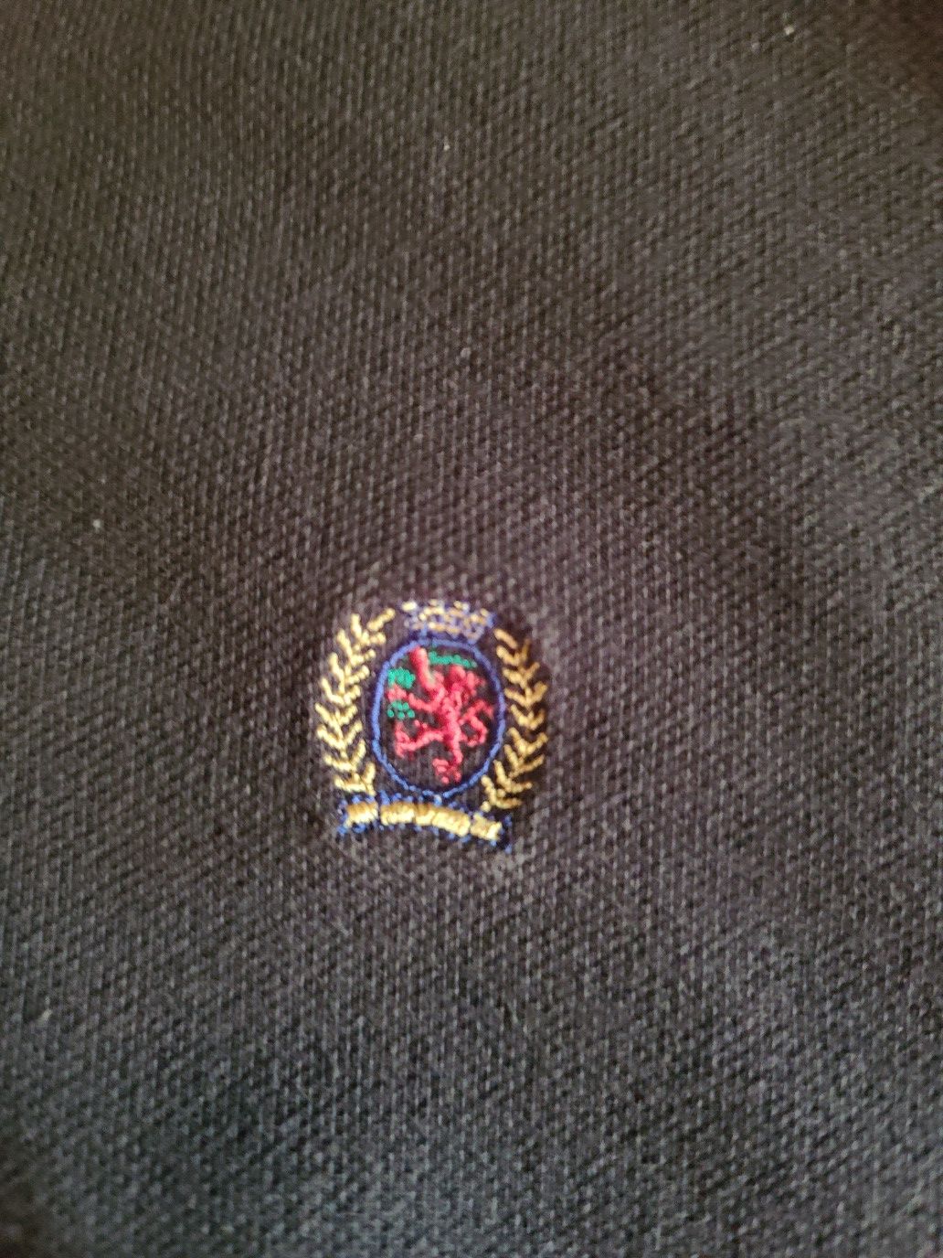 Tommy Hilfiger 1997 Vintage Tommy Hilfiger Executive Lion Crest Polo Black Size US L / EU 52-54 / 3 - 4 Thumbnail