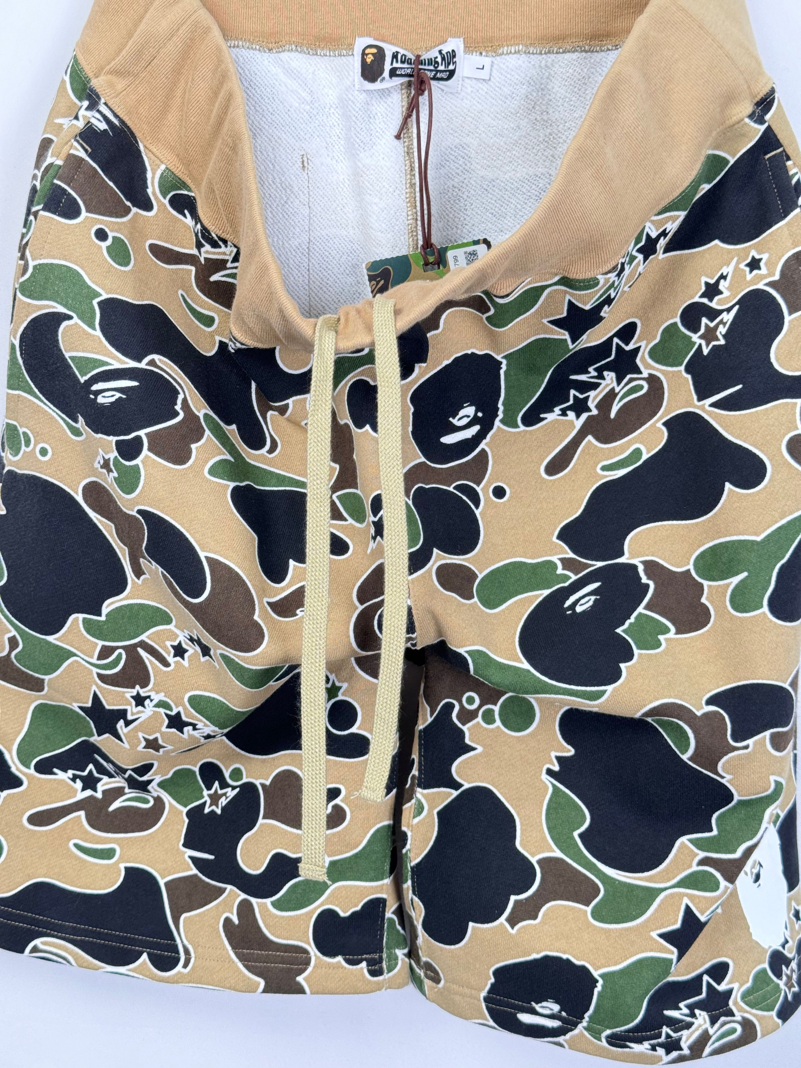 Bape NEW WITH TAG* BAPE STA Camo Sweat Shorts SIZE L Size US 34 / EU 50 - 5 Thumbnail