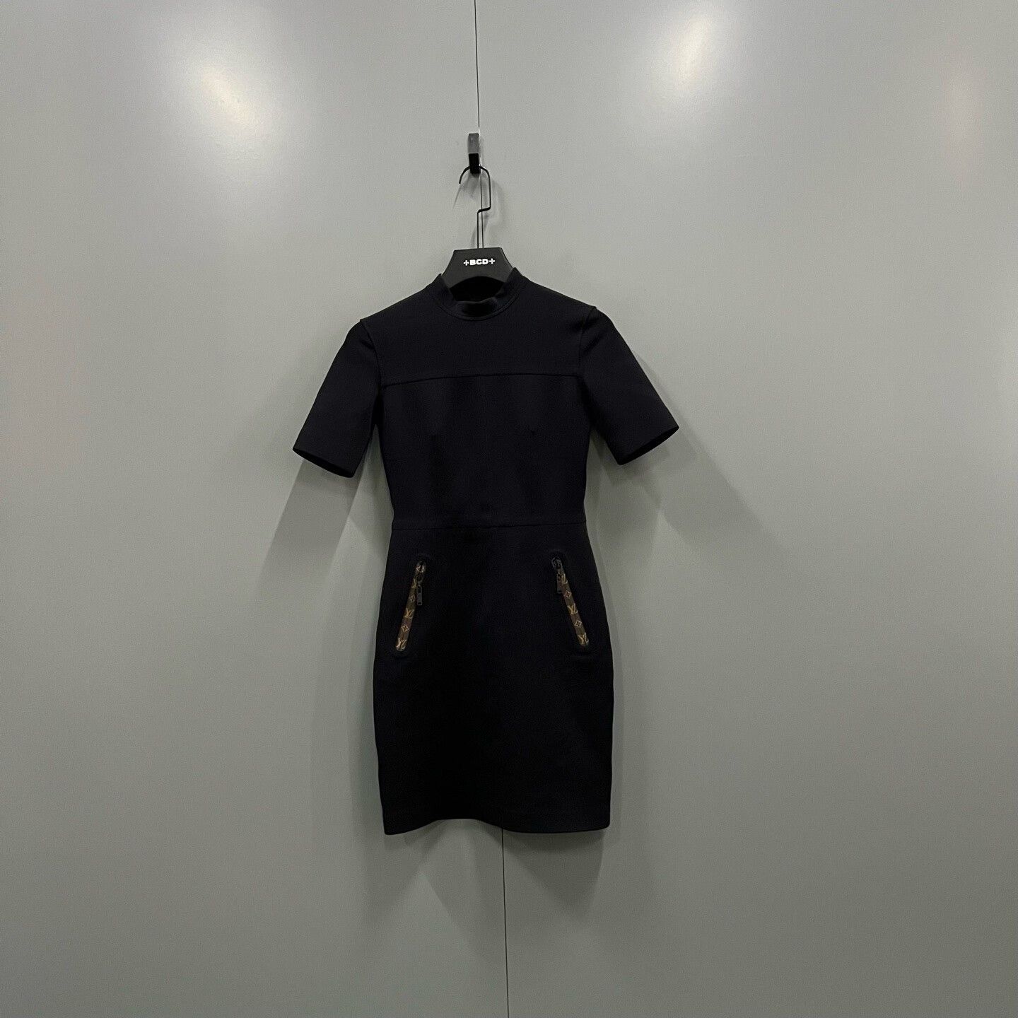 Louis Vuitton Louis Vuitton Black Dress it_36 Women Size XS / US 0-2 / IT 36-38 - 1 Thumbnail