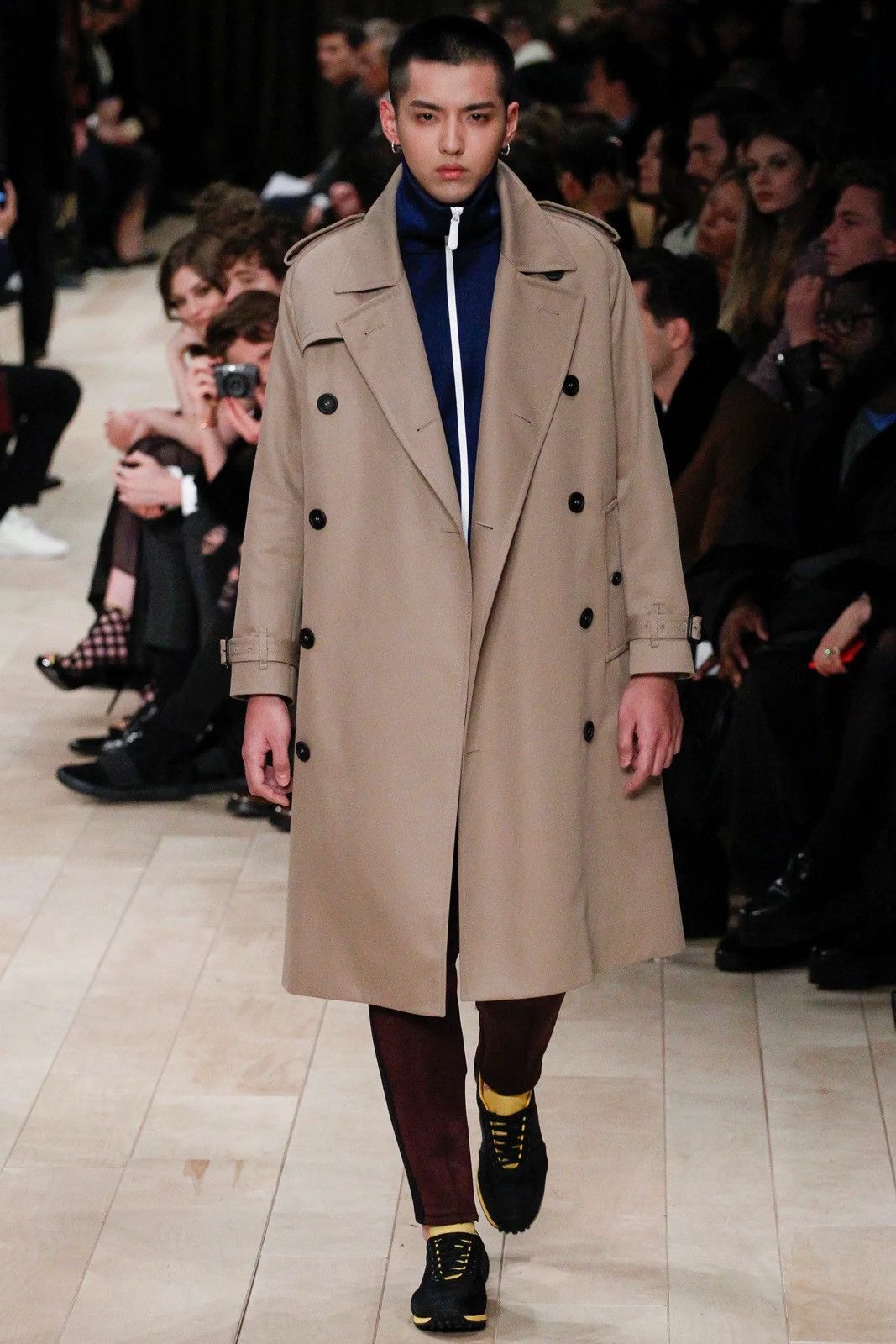 Burberry Burberry Trench Coat Fall 2016 runway Size US M / EU 48-50 / 2 - 12 Thumbnail