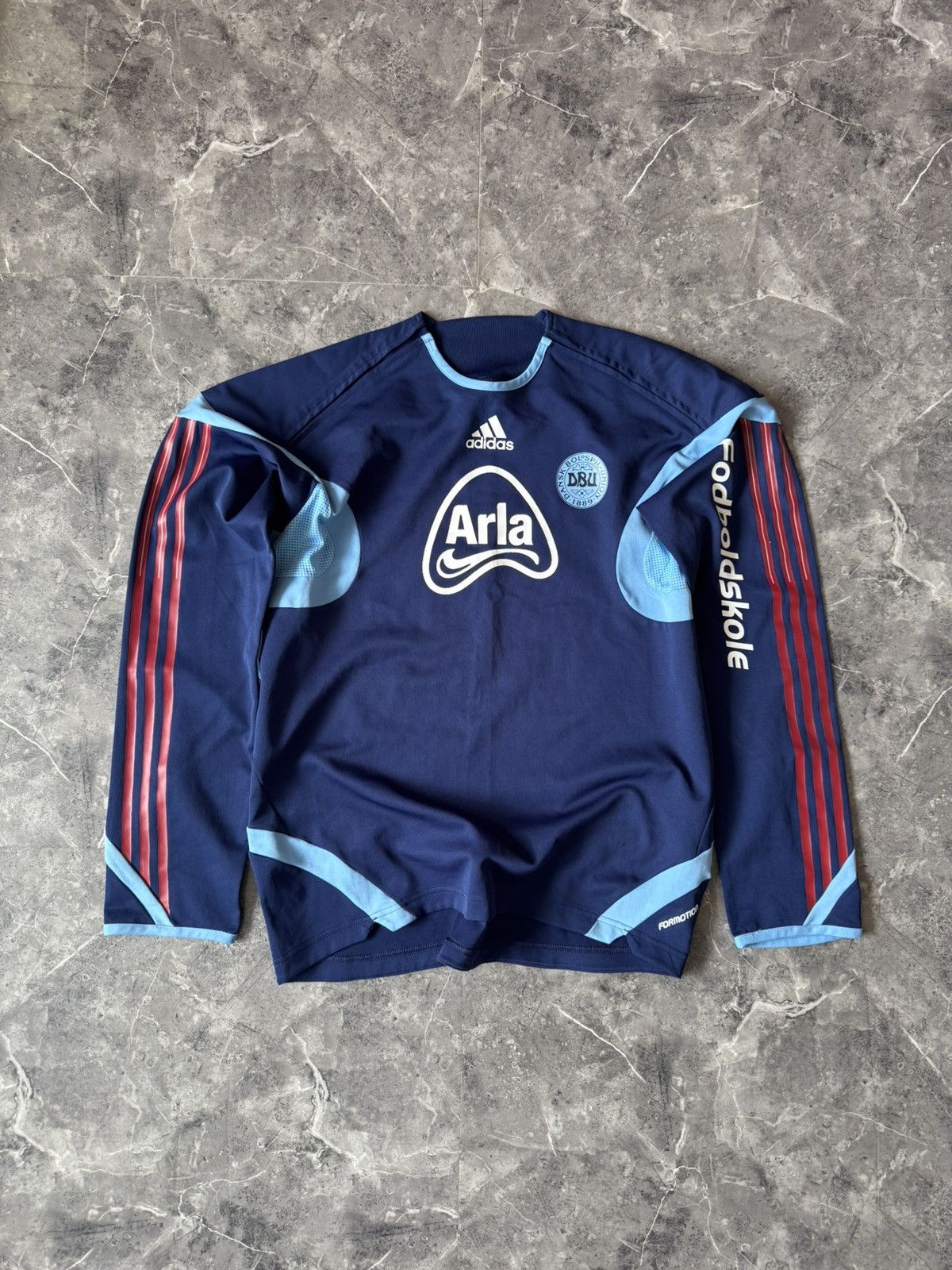 Adidas Adidas Denmark 2005 2007 Soccer Jersey Crewneck Long Sleeve Size US M / EU 48-50 / 2 - 1 Thumbnail