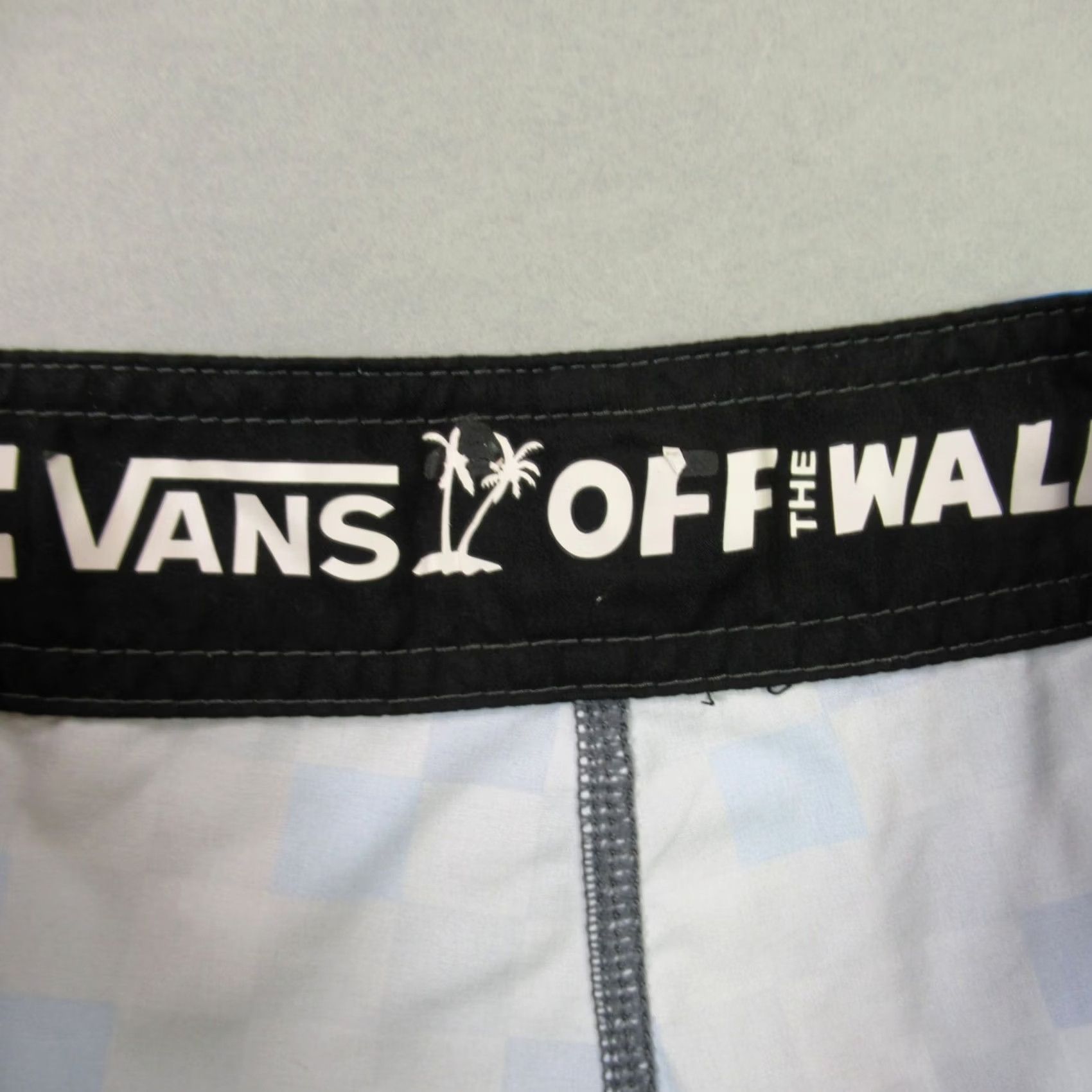 Vans VANS Shorts Mens 28 Drawstring Lightweight Outdoors Chino Size US 28 / EU 44 - 4 Thumbnail