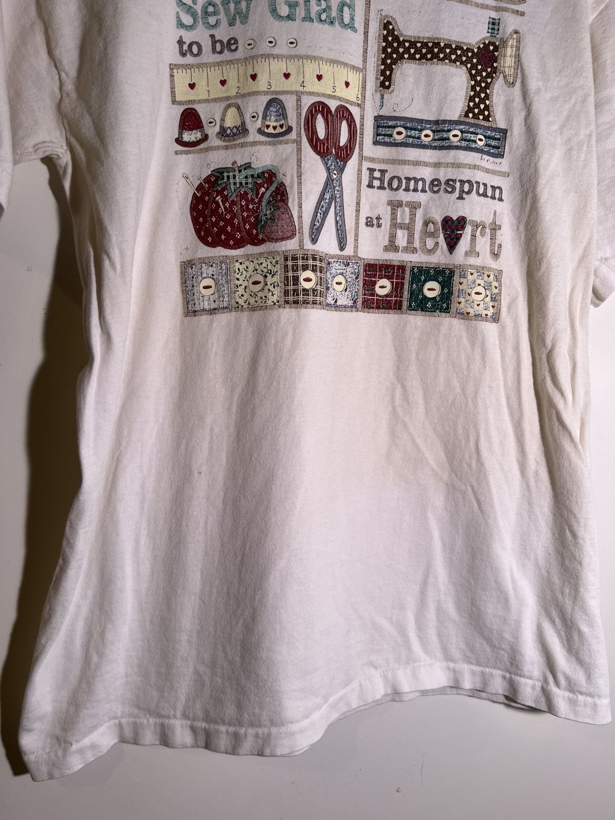 Vintage 90’s 2000’s Y2K Vintage Sew Glad To Be Homespun At Heart Tee Size US L / EU 52-54 / 3 - 4 Thumbnail