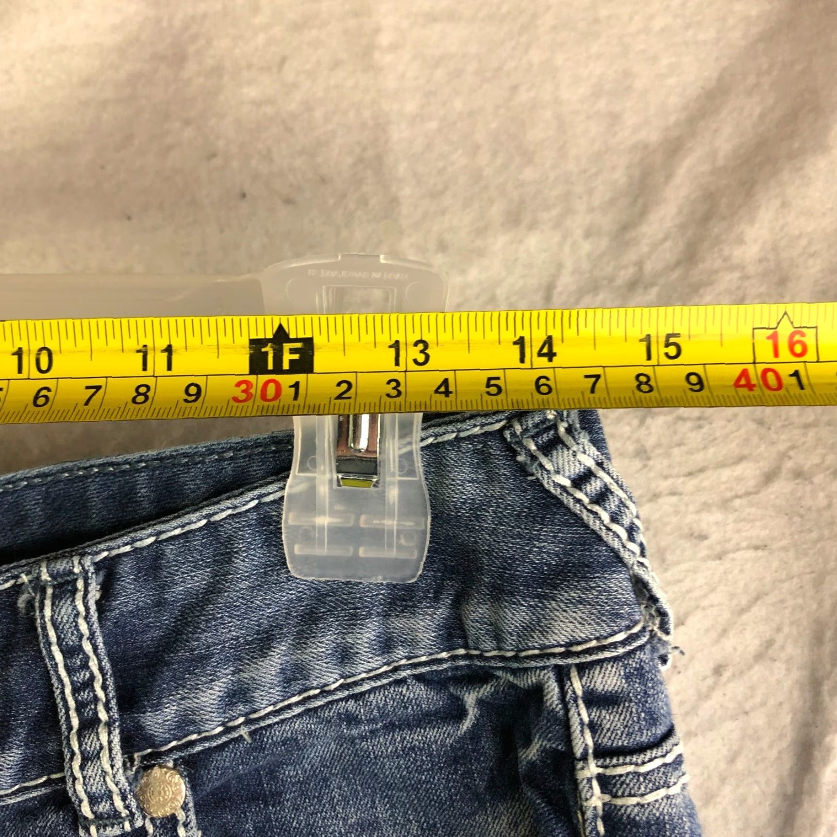 Vintage Maurices Jeans Womens 5/6 Mid Rise Crop Medium Wash Blue Denim Distressed No Regular Fit Cotton Size 28" / US 6 / IT 42 - 2 Thumbnail