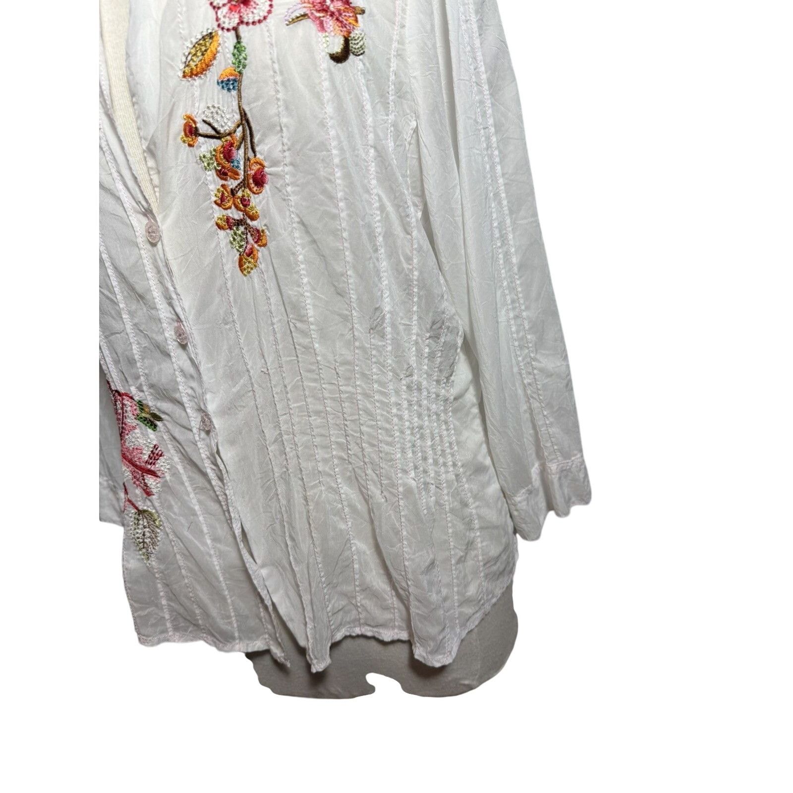 Johnny Was Johnny was white button down top with detailed embroidery Size XL / US 12-14 / IT 48-50 - 5 Thumbnail