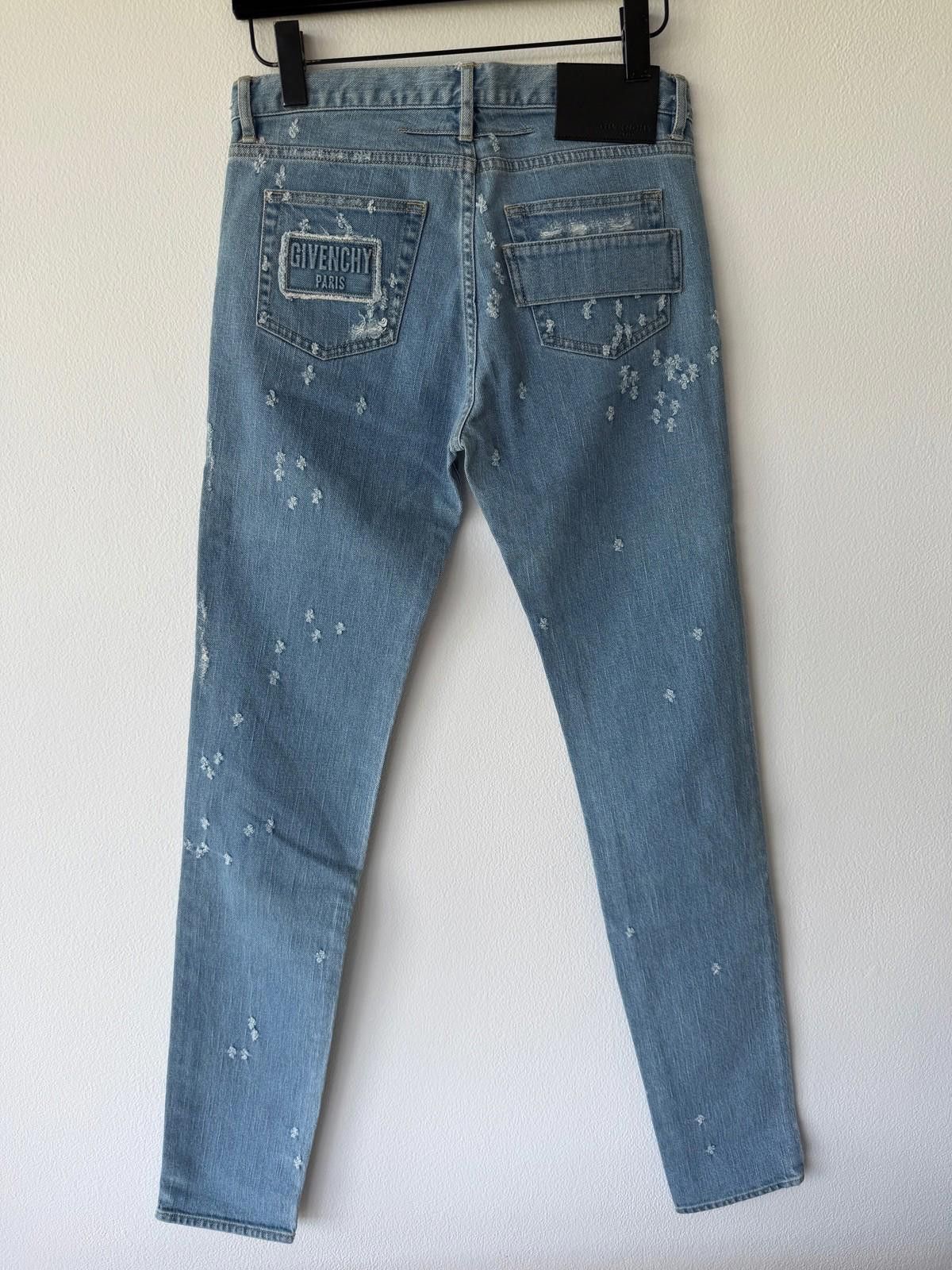Givenchy new Givenchy mens denim jeans blue distressed 29 podium Size US 29 - 6 Thumbnail