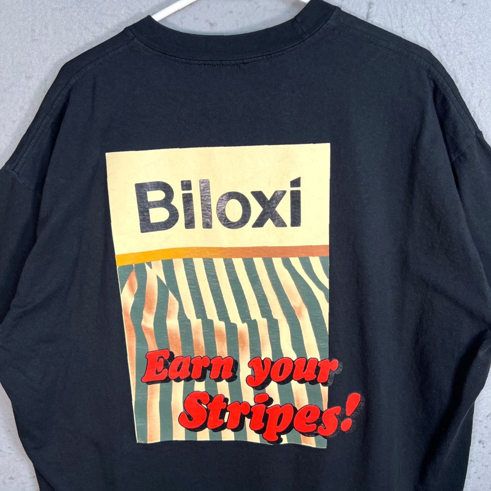 Vintage VINTAGE Biloxi Mens XL Black Graphic T Shirt Streetwear Shirt Mens XL Black Biloxi Graphic T Shirt Streetwear 90s Size US XL / EU 56 / 4 - 7 Thumbnail