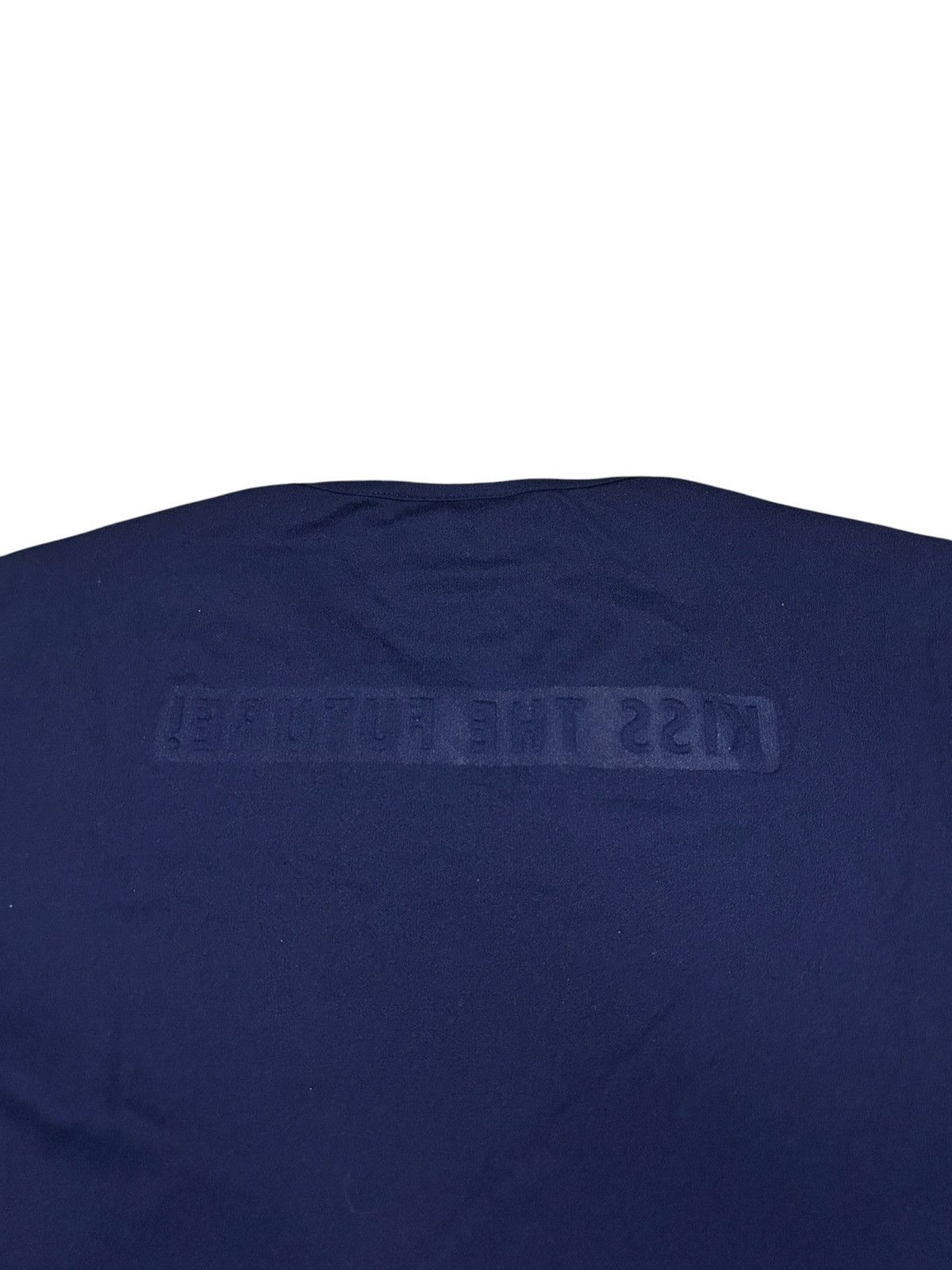 W&LT Kiss The Future Embossed Tshirt Size US L / EU 52-54 / 3 - 1 Thumbnail