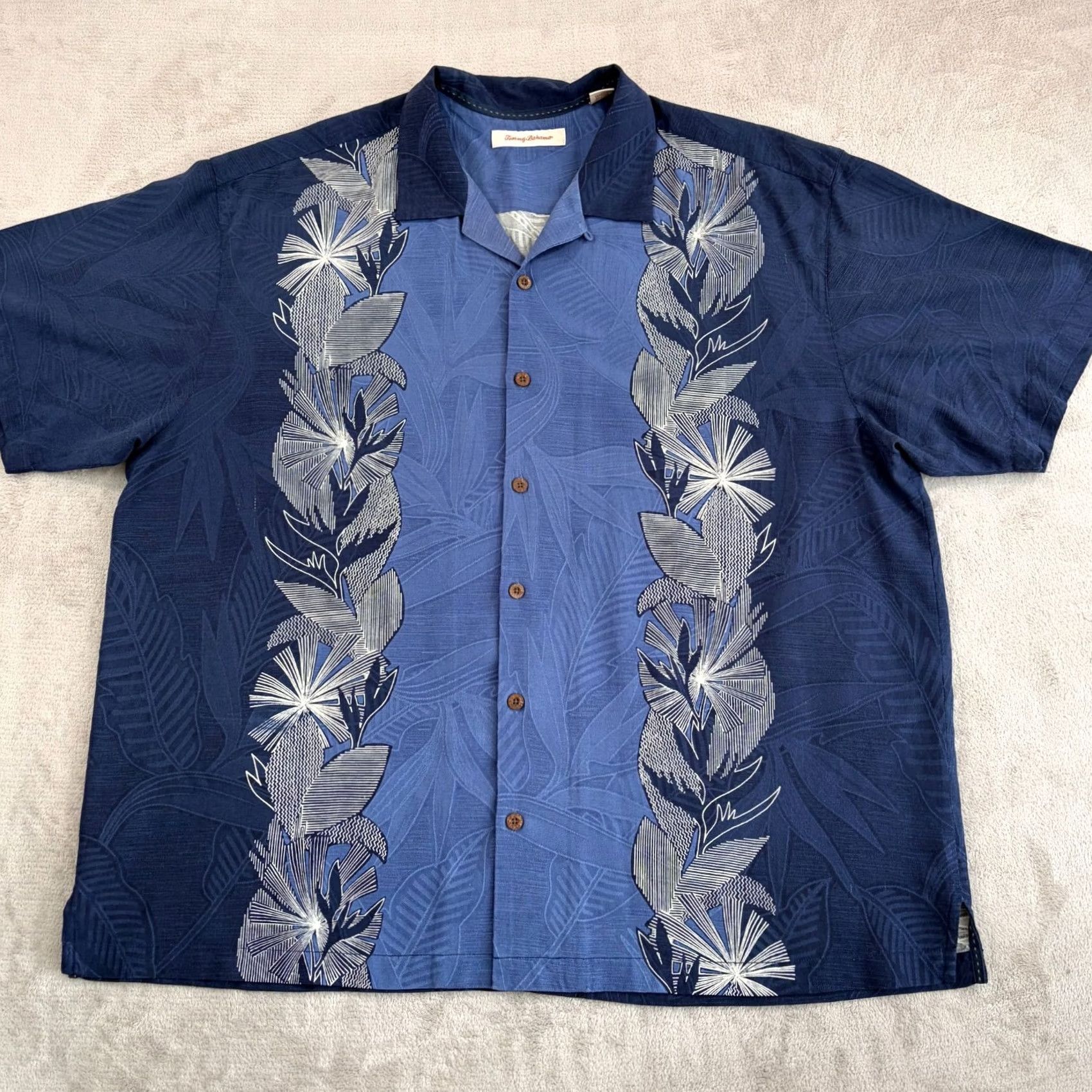 Tommy Bahama VINTAGE Tommy Bahama Camp Shirt Men 2XL Blue Floral Jacquard Silk Short Sleeve Collared Button-Up Hawaiian Beach Casual Travel Rare Mens Size US XXL / EU 58 / 5 - 3 Thumbnail