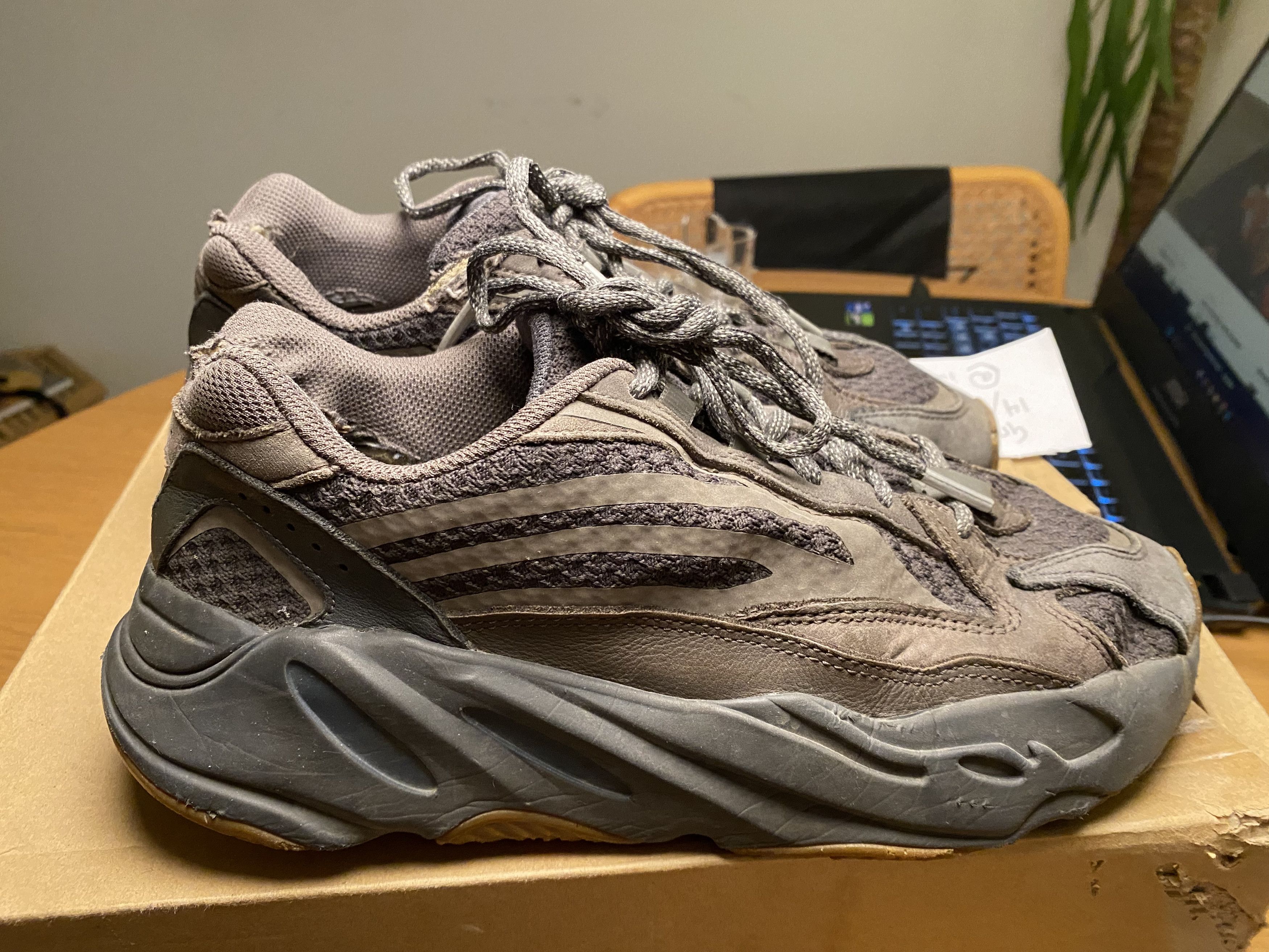 Yeezy Yeezy Boost 700 Geode US 7 / EU 40 Size US 7 / EU 40 - 2 Thumbnail
