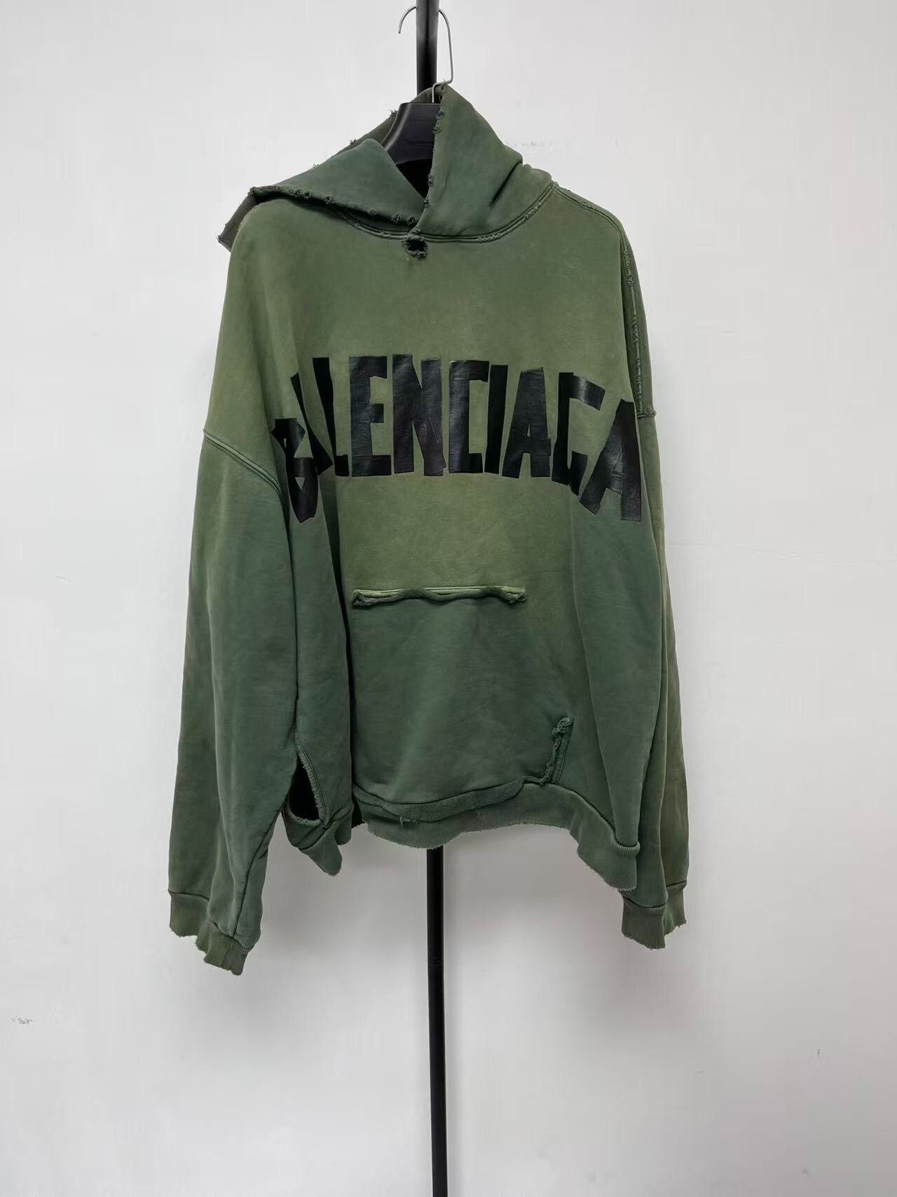 Balenciaga balenciaga logo print oversized hoodie in green Size US XL / EU 56 / 4 - 1 Thumbnail