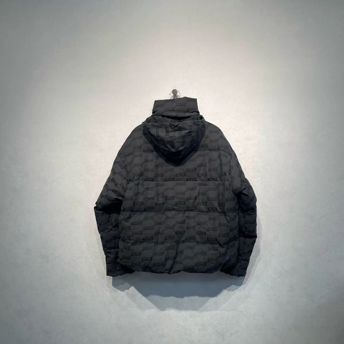 Balenciaga balenciaga double b printed down jacket Size US L / EU 52-54 / 3 - 3 Thumbnail