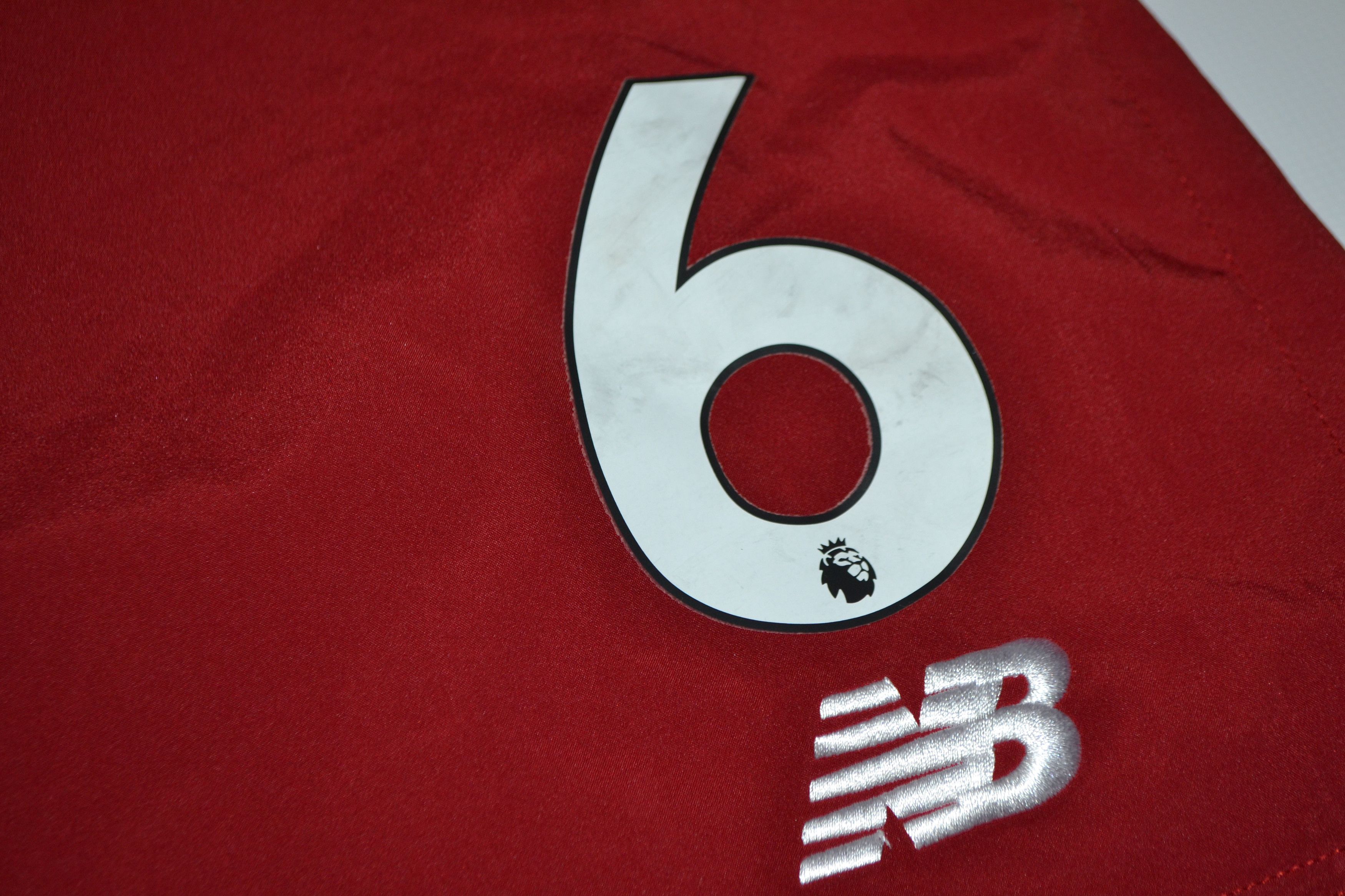 New Balance Liverpool Home 2017 2018 Football Short Soccer Size US 36 / EU 52 - 8 Thumbnail
