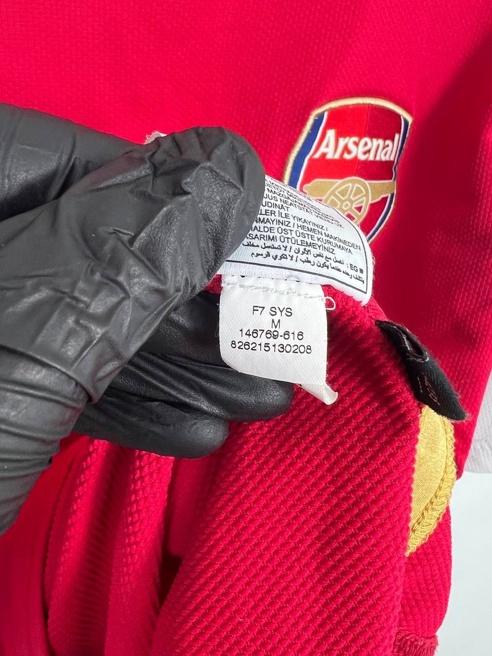 Nike ARSENAL 2006 2008 HOME FOOTBALL JERSEY NIKE146769-616 Sz M Size US M / EU 48-50 / 2 - 4 Thumbnail