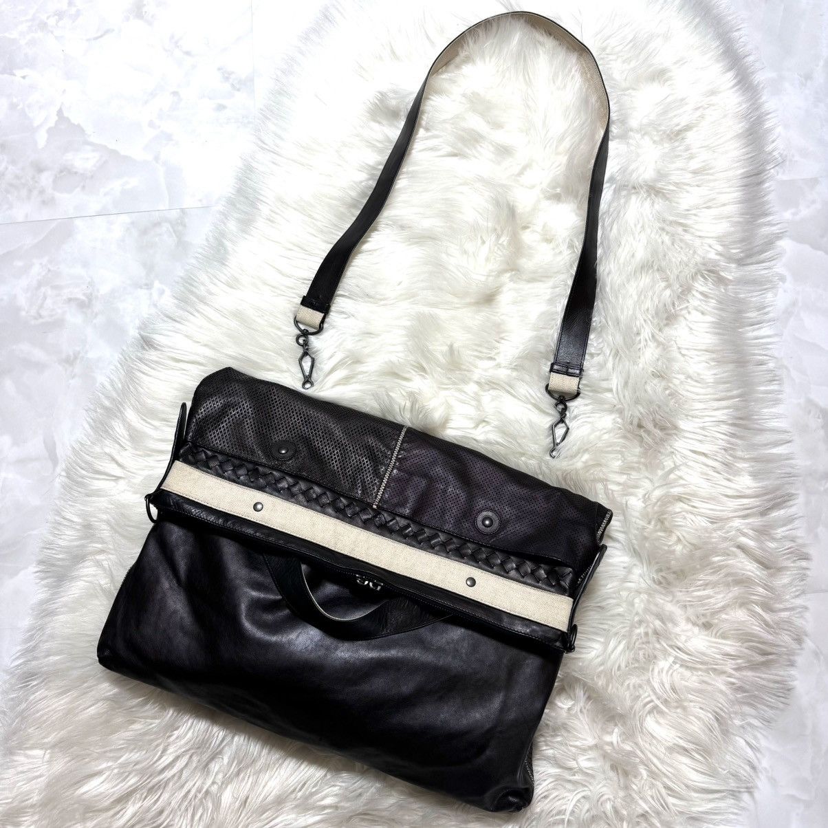 Bottega Veneta runway, Bottega Veneta mesh leather shoulder clutch bag Size ONE SIZE - 5 Thumbnail