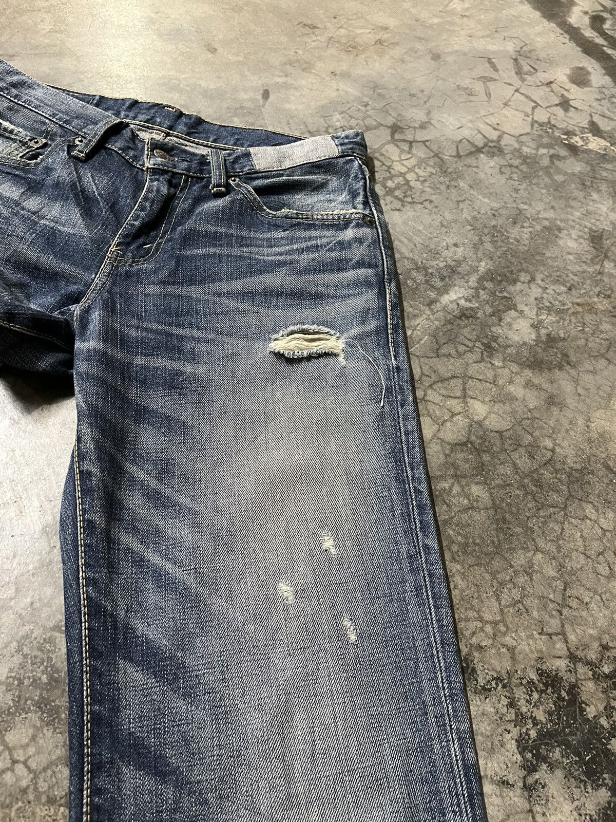 Levi's Vintage Levis 517 grunge distressed bootcut flare jeans Size US 31 - 4 Thumbnail