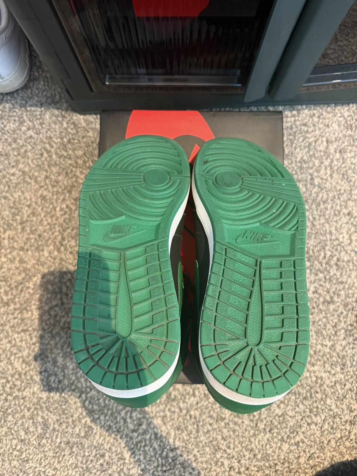 Jordan Brand Jordan 1 High Og Pine Green Black Size US 11.5 / EU 44-45 - 5 Thumbnail