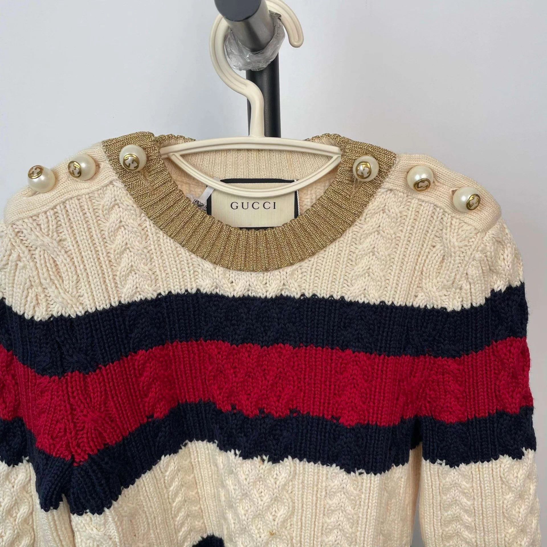 Gucci Gucci red white colorblock knit sweater Size S / US 4 / IT 40 - 4 Thumbnail