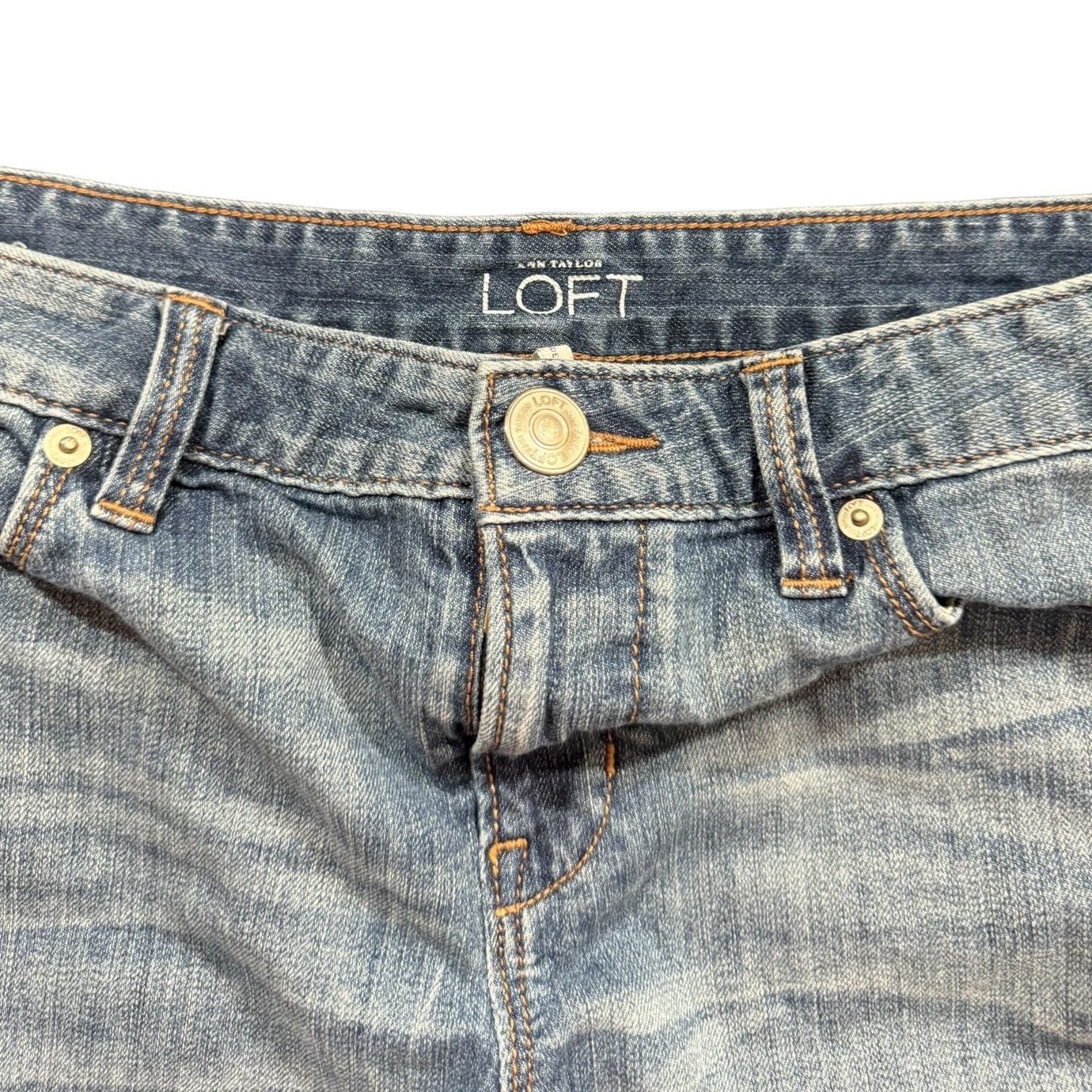 Ann Taylor Ann Taylor Loft Distressed Blue Denim Shorts Waist 28" Size 28" / US 6 / IT 42 - 2 Thumbnail