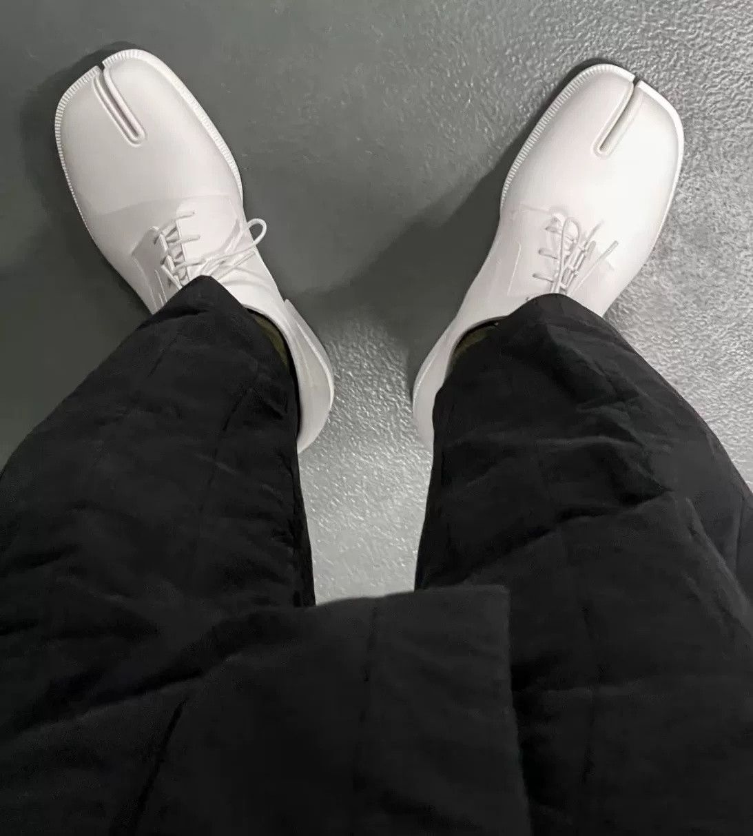Maison Margiela Maison Margiela White Tabi Rubber Split-Toe Shoes Size US 7 / EU 40 - 7 Thumbnail