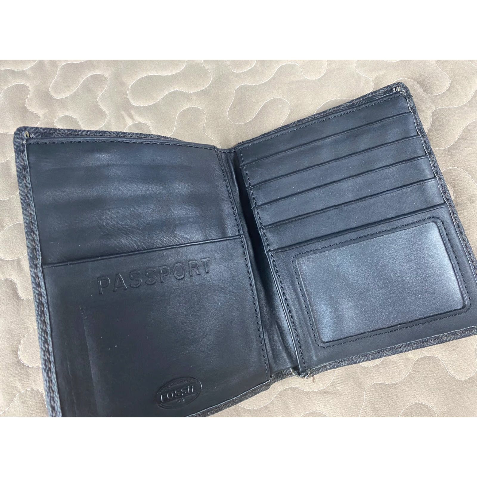Fossil Fossil Travel Wallet Black & Gray Leather Pattern Bi Fold Large Unisex Wallet Unisex Bifold Folding Leather Black Gray Fossil Size ONE SIZE - 2 Thumbnail