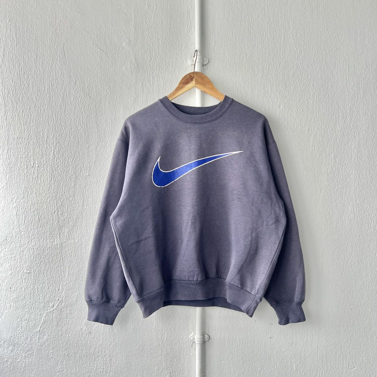 Nike × Vintage Vintage 90s Nike Centre Swoosh Sweatshirt Size US M / EU 48-50 / 2 - 2 Thumbnail