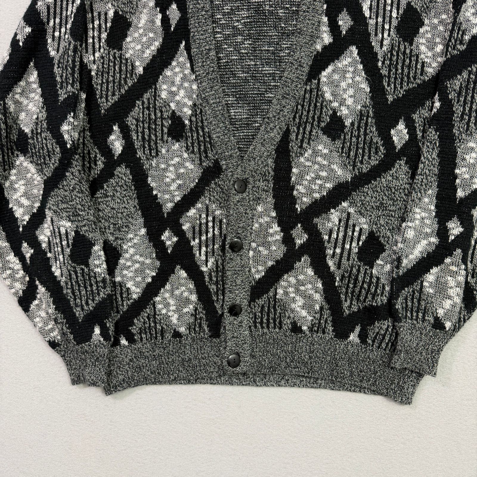 Vintage Vintage Sweater Graphix Cardigan Mens Large Geometric 90s Size US L / EU 52-54 / 3 - 2 Thumbnail