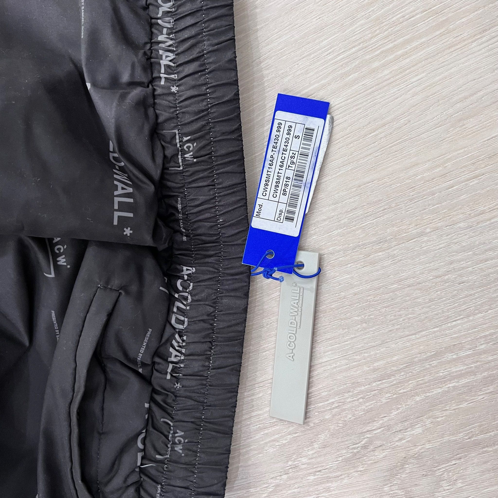 A-COLD-WALL* A-Cold-Wall* Black All-Over Logo Prints Nylon Jogger Pants Size US 30 / EU 46 - 4 Thumbnail