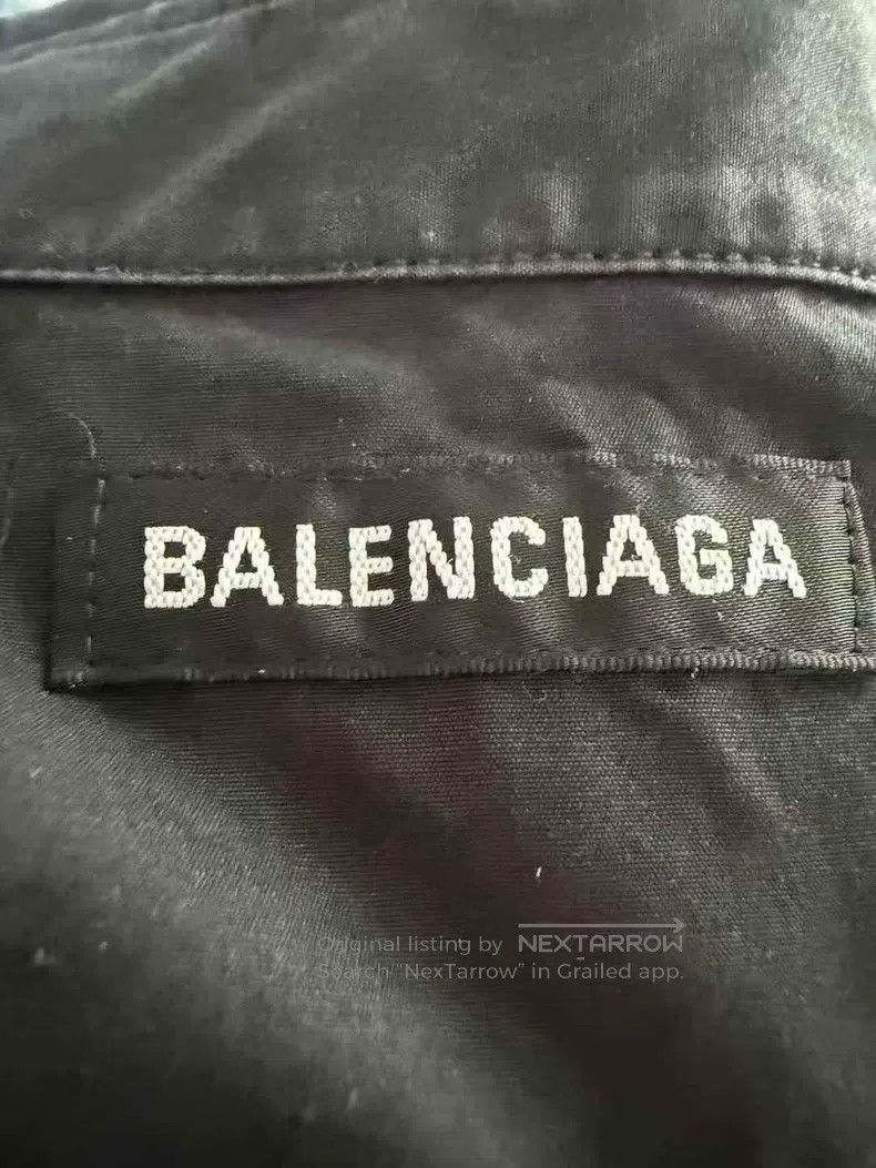 Balenciaga Balenciaga size 37 Black Seven-Nation Language Print Short Size US S / EU 44-46 / 1 - 3 Thumbnail