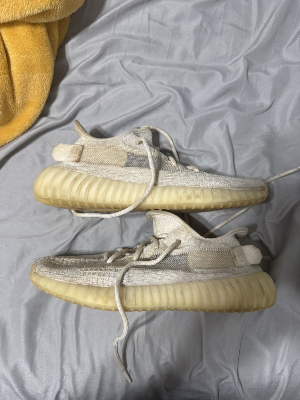 Yeezy Yeezy 350 v2 Bone Size US 9.5 / EU 42-43 - 3 Thumbnail