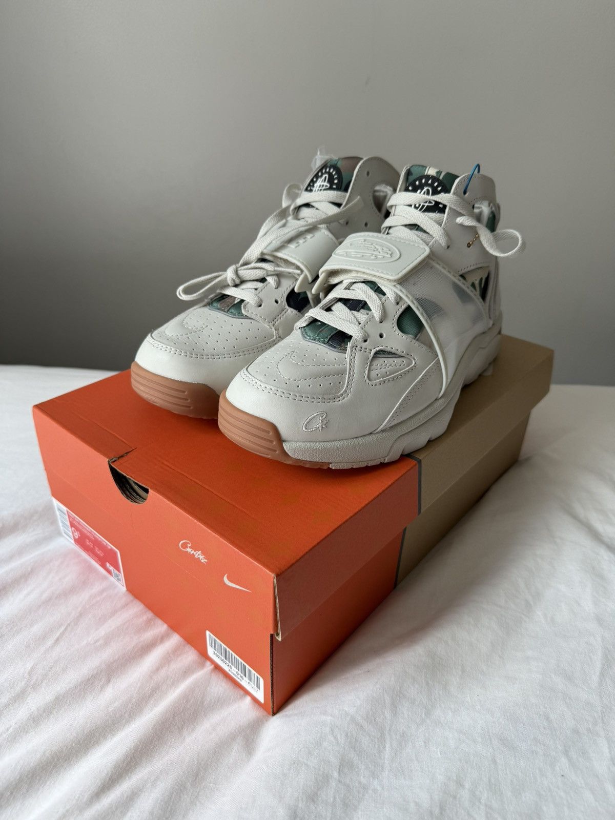 Corteiz × Nike NIKE CORTEIZ AIR HUARACHE TRAINERS Size US 9.5 / EU 42-43 - 9 Thumbnail