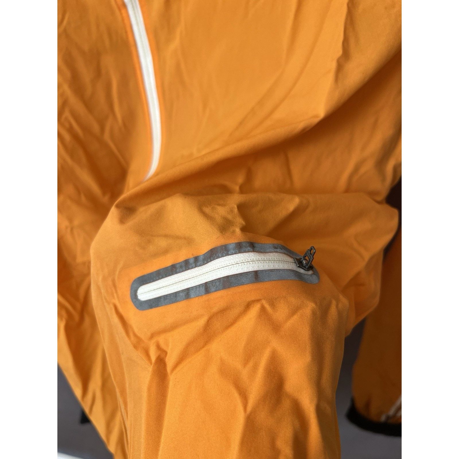 Rapha Rapha Stowaway Cycling Jacket Orange Men' size XL Size US XL / EU 56 / 4 - 4 Thumbnail