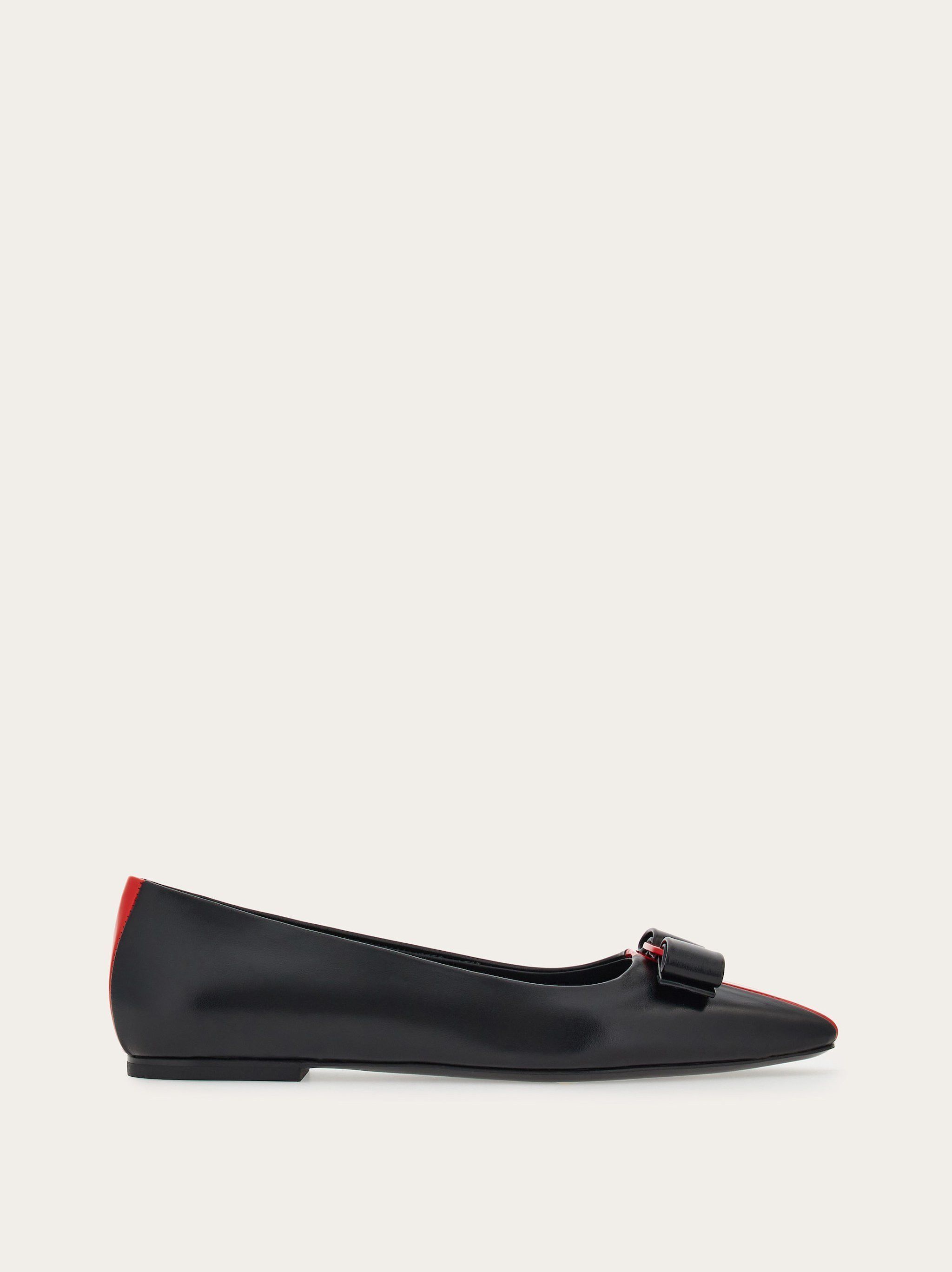 Salvatore Ferragamo o1s1rm0724 Vara Ballet Leather Flats in Black/Red Size US 6.5 / IT 36.5 - 1 Thumbnail