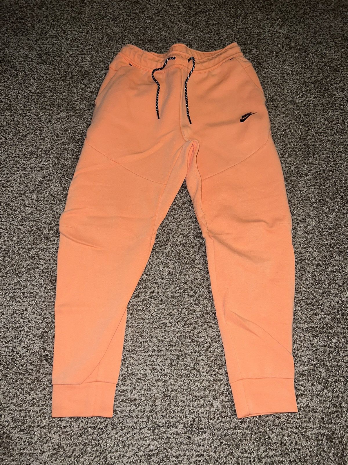 Nike Nike Tech Fleece Bright Peach Size Medium Size US 34 / EU 50 - 1 Thumbnail