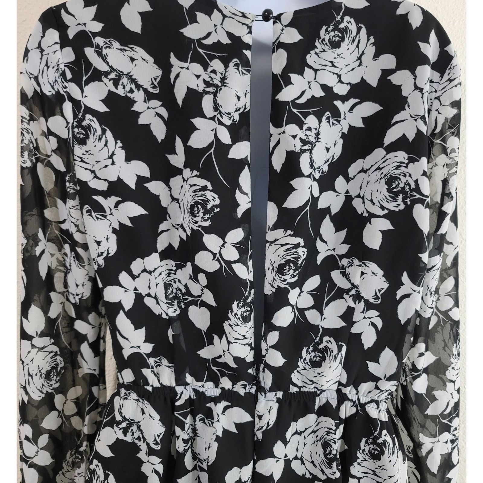 Other Love Ady Black White Floral Crisscross Bodice Romper Medium Size 30" / US 8 / IT 44 - 5 Thumbnail