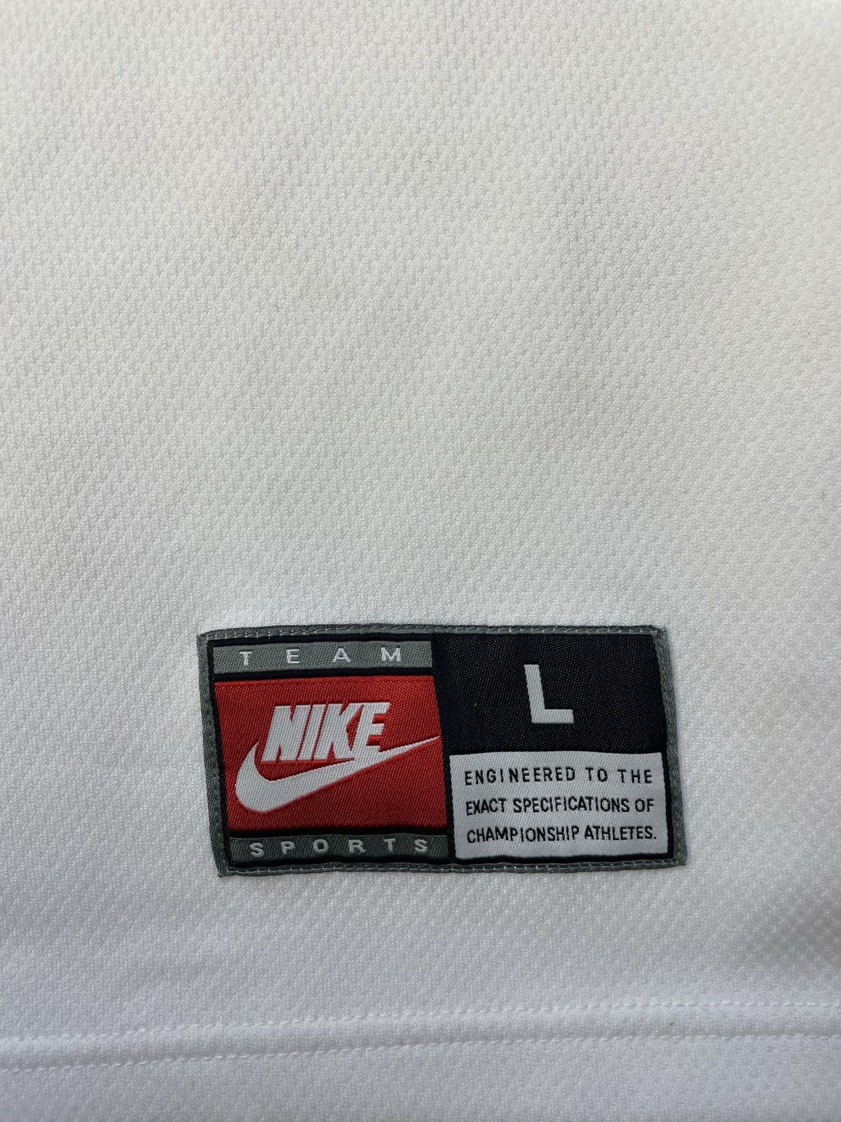 Nike Vintage Nike Team Apparel Shirt University of Michigan l Men Size US L / EU 52-54 / 3 - 4 Thumbnail