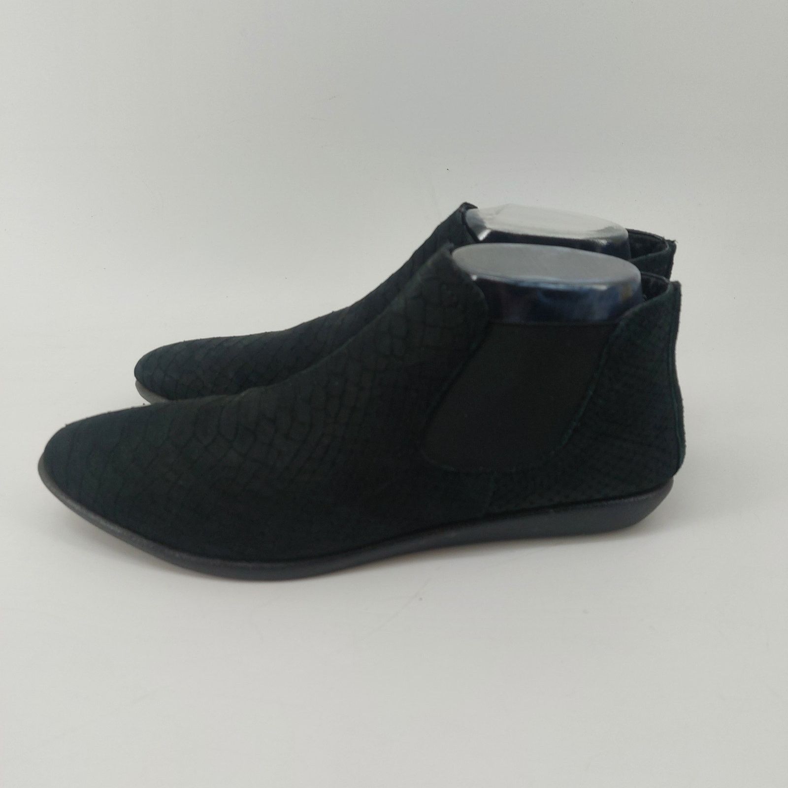 Other The Flexx Black Chelsea Bootie Animal Embossed US 8 Almond Size US 8 / IT 38 - 3 Thumbnail