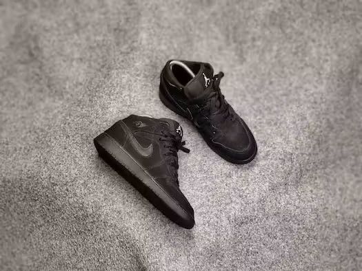 Nike 🔥 Nike Air Jordan 1 Mid GS Black Vintage Hi-Top Sneakers Size US 6.5 / EU 39-40 - 10 Thumbnail