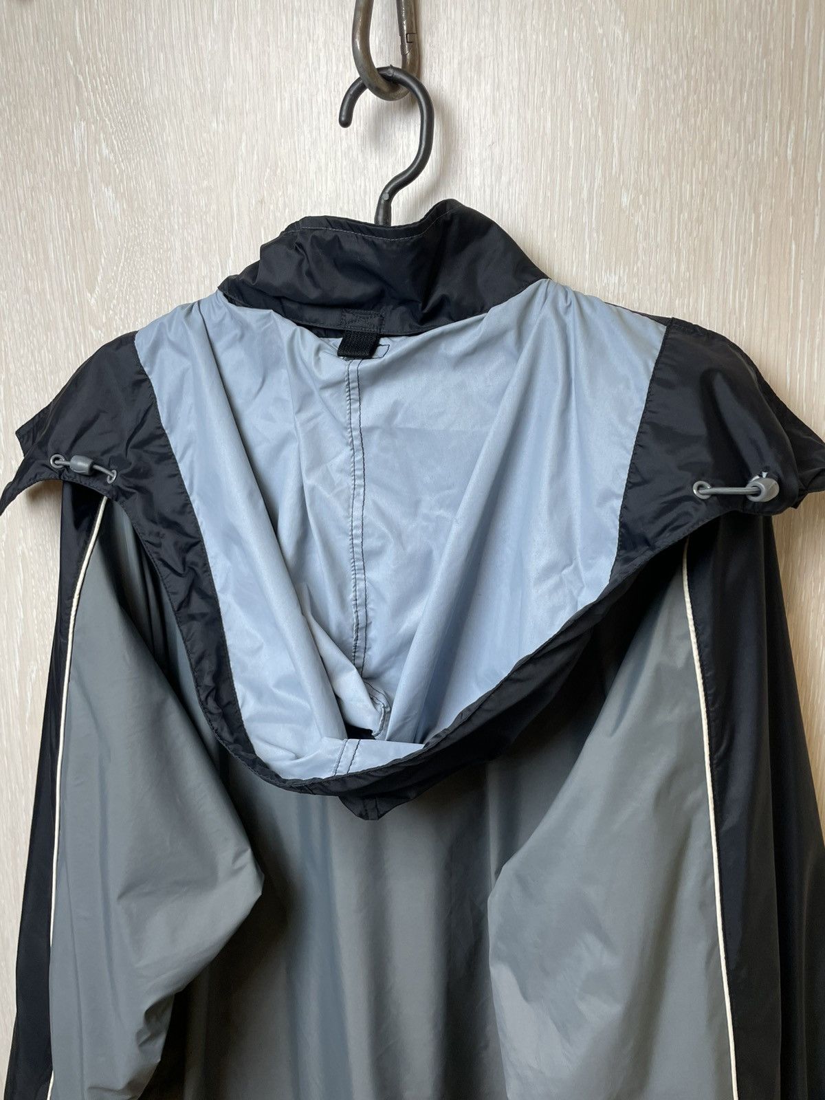 Nike vintage Nike black and gray windbreaker track jacket Size US XL / EU 56 / 4 - 9 Thumbnail