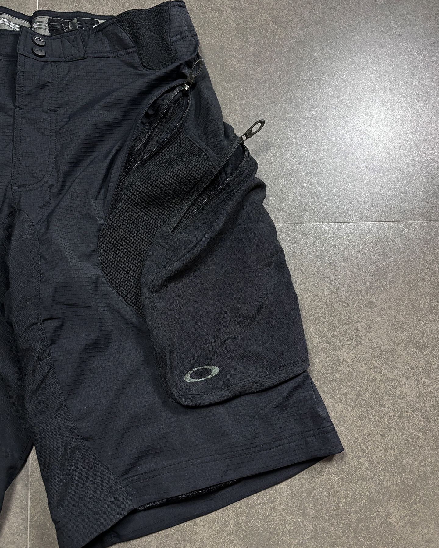 Oakley Oakley MTB Cargo Shorts Technical Black Size US 34 / EU 50 - 5 Thumbnail