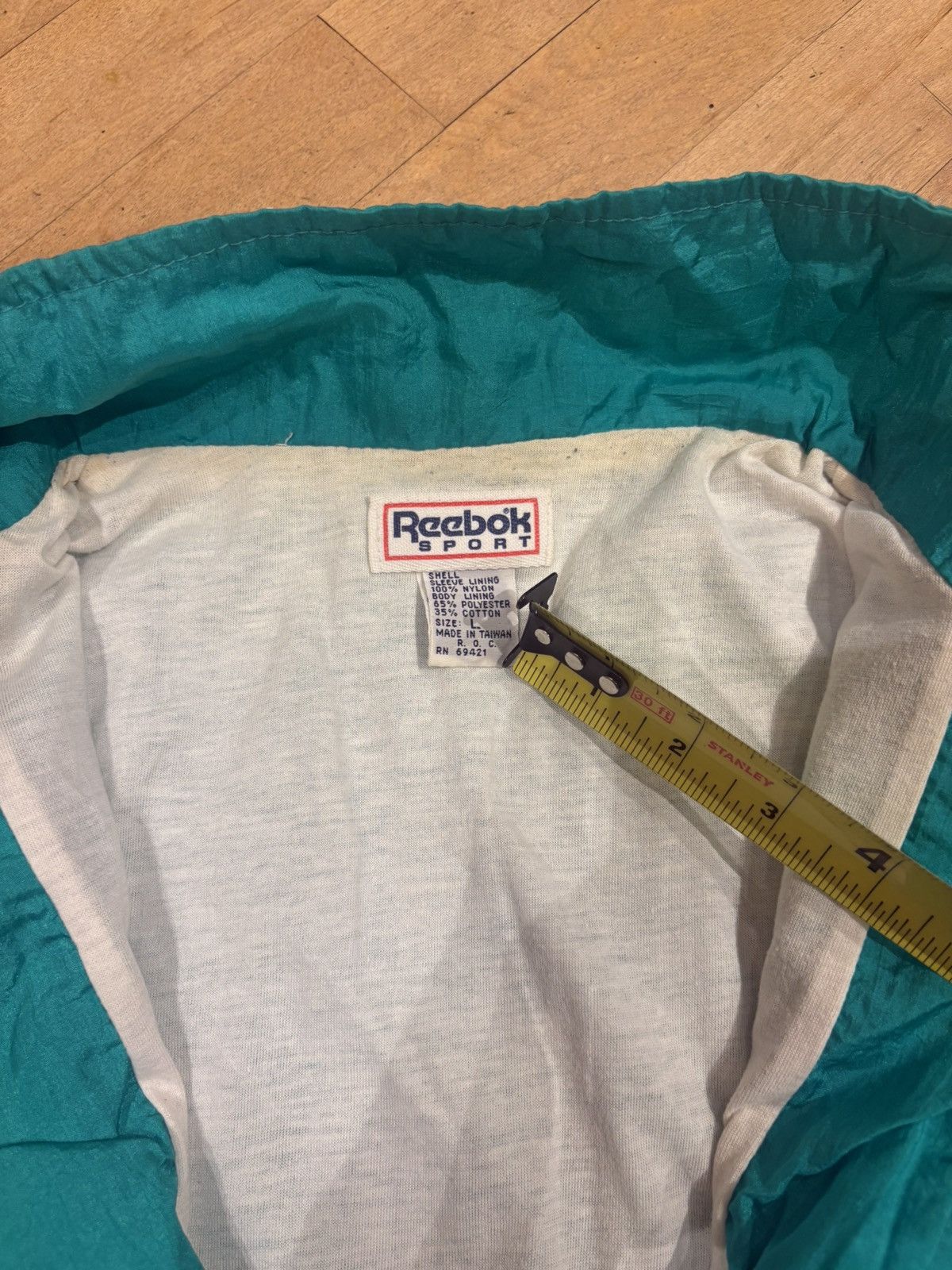 Reebok Vintage reebok windbreaker Size US L / EU 52-54 / 3 - 3 Thumbnail
