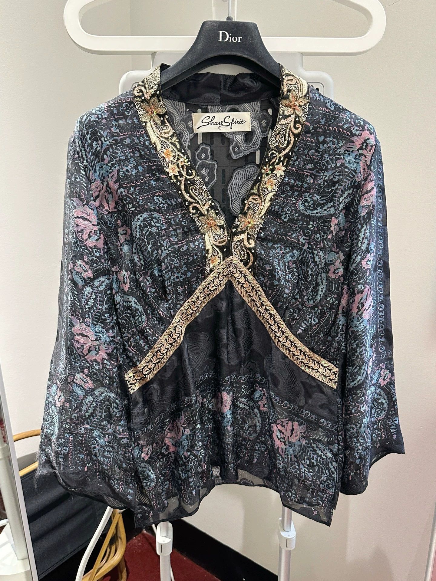 Share Spirit Homme share spirit floral silk bell sleeve shirt with sequin Size XS / US 0-2 / IT 36-38 - 2 Thumbnail
