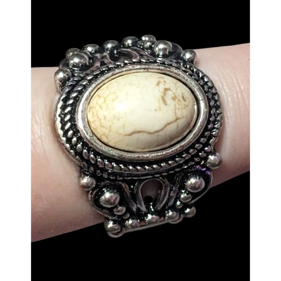 Other Victorian Style Silver Tone Stretch Ring With Marbled White Size ONE SIZE - 3 Thumbnail
