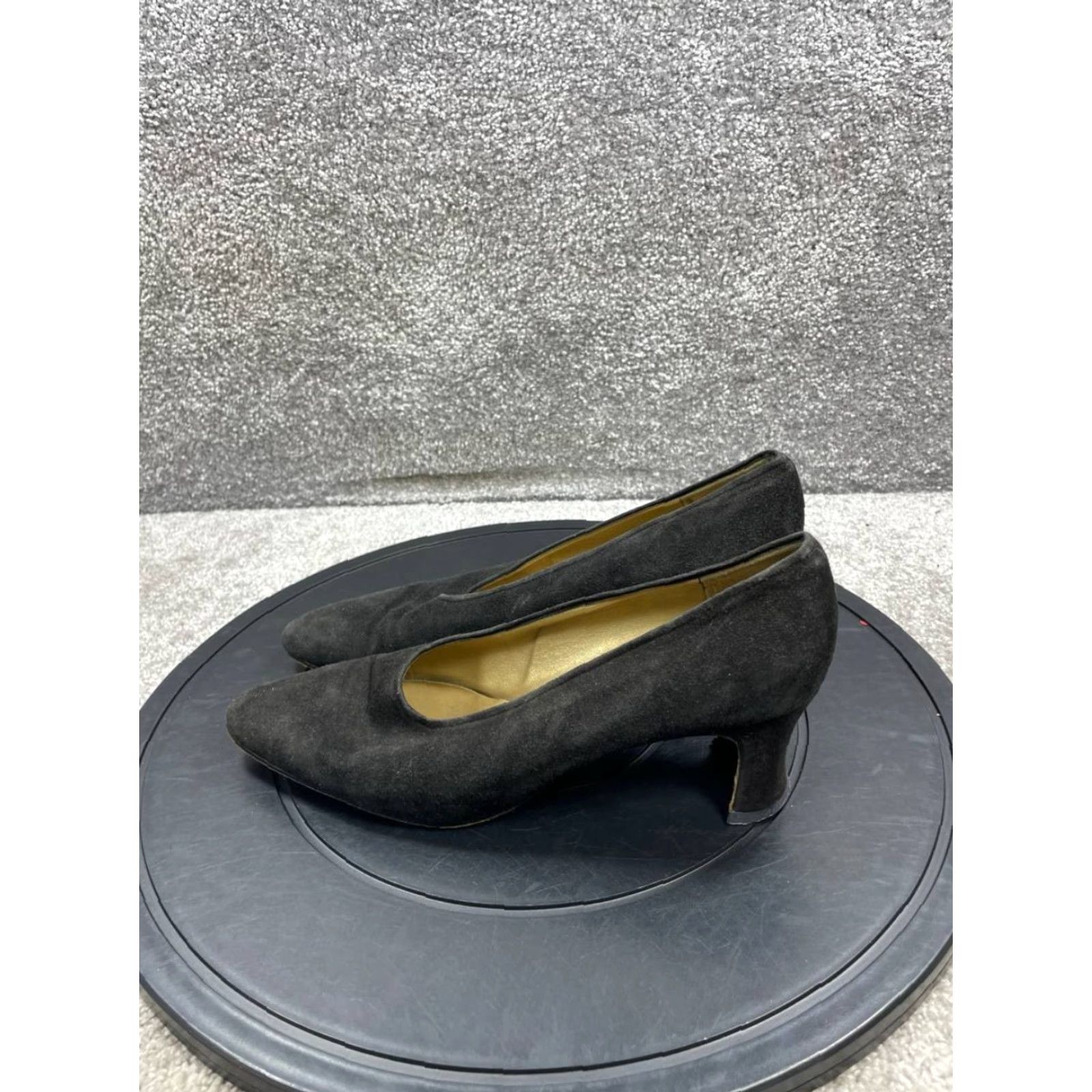 Yves Saint Laurent VINTAGE Yves Saint Laurent Pumps Womens 9 M Black Round Toe Block Slip On Leather Suede Pump Womens Shoes Size US 9 / IT 39 - 5 Thumbnail