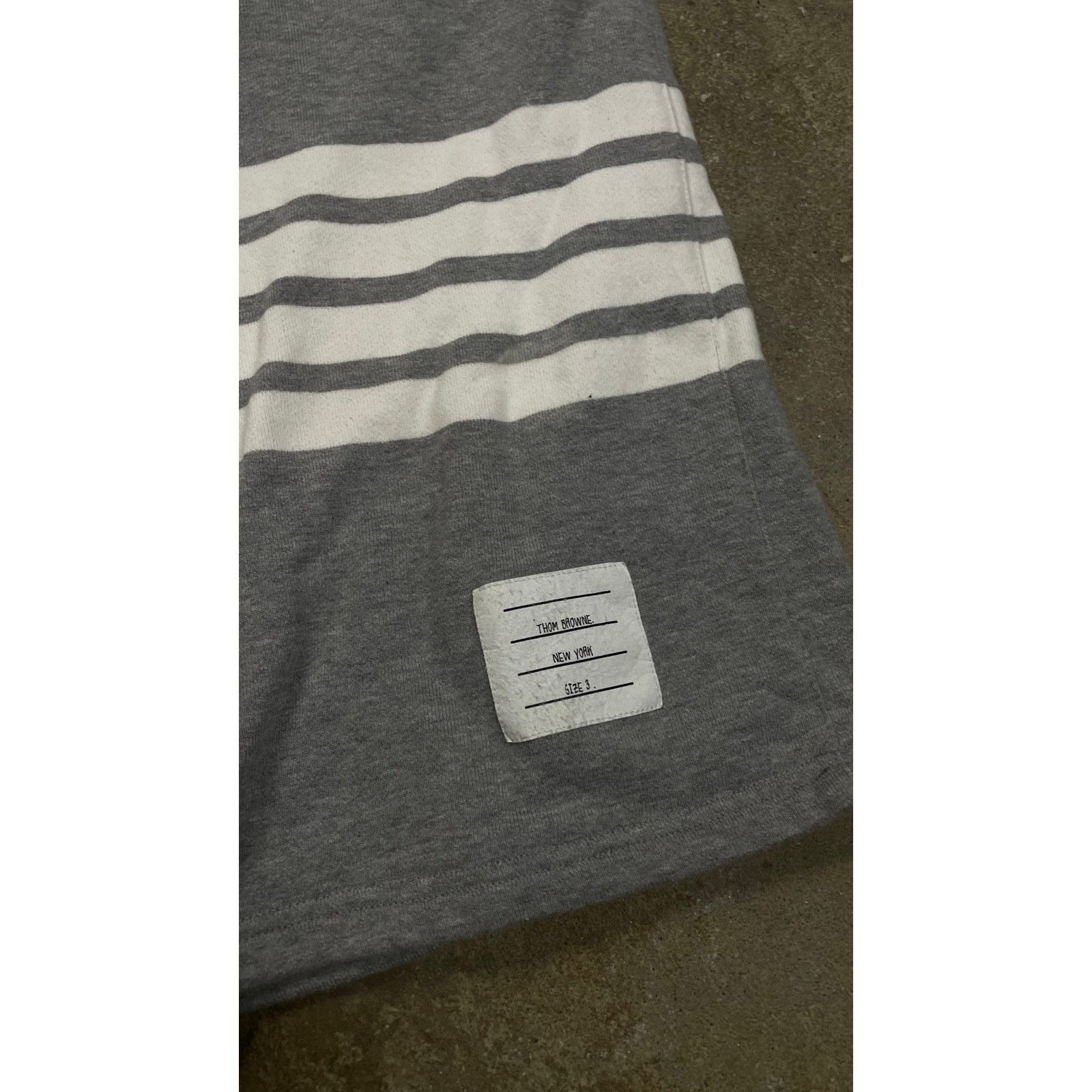 Thom Browne Thom Browne Shorts Grey Used 3 Size 26" / US 2 / IT 38 - 2 Thumbnail